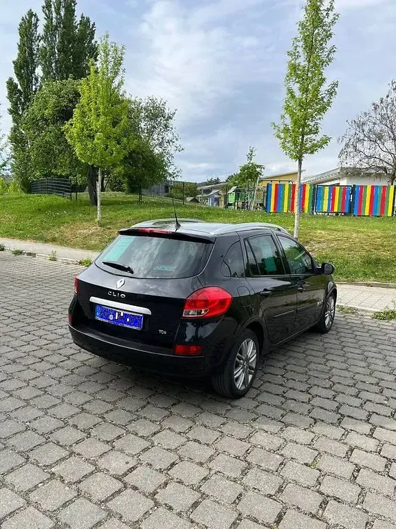 Gebraucht Renault Clio II Dynamique 103 PS (75 kW) 2011 Schwarz Kombi