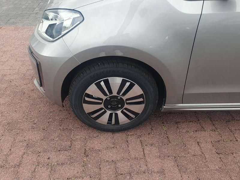 Neu VW e-up! Edition 61 kW (83 PS) 2025 Tungsten silver metallic Kleinwagen