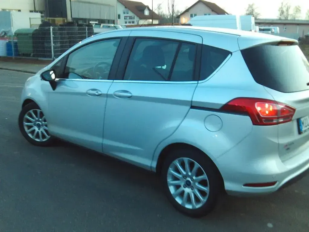 Gebraucht Ford B-MAX Titanium 125 PS (91 kW) 2014 Silber Van / Kleinbus