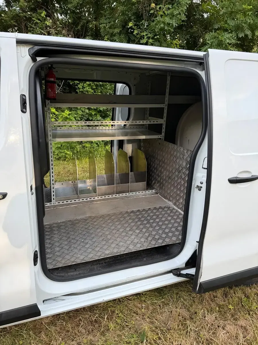 Gebraucht Peugeot Expert 150 PS (110 kW) 2020 Weiß Van