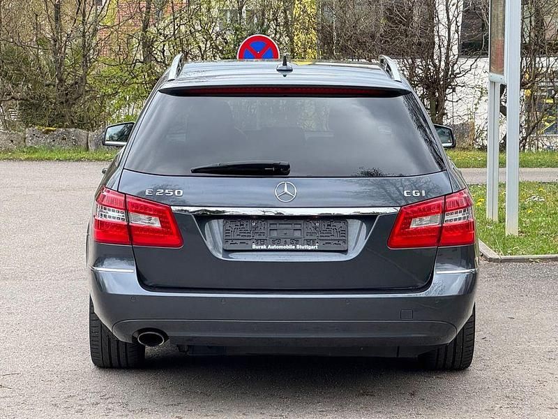 Gebraucht Mercedes E250 204 PS (150 kW) 2010 Grau Kombi