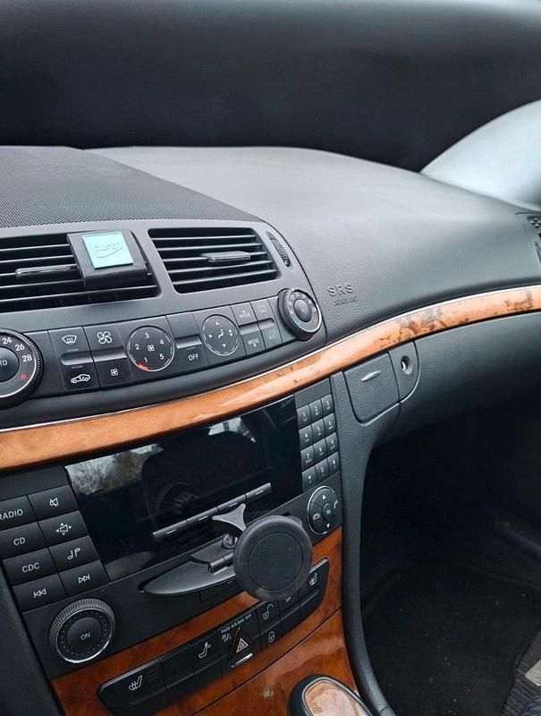 Gebraucht Mercedes E350 272 PS (200 kW) 2005 Silber Limousine