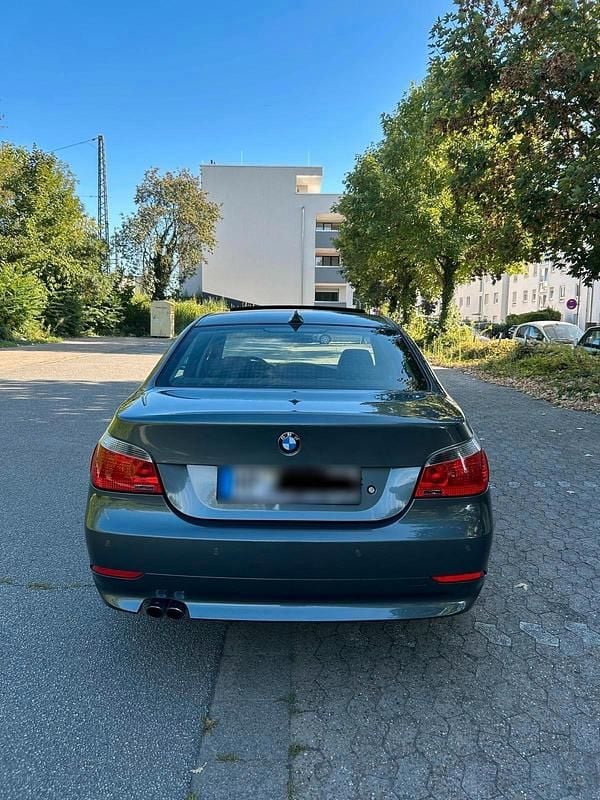 Gebraucht BMW 523 177 PS (130 kW) 2006 Grau Limousine