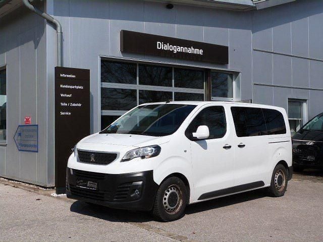 Gebraucht Peugeot Expert 150 PS (110 kW) 2018 Weiß Van