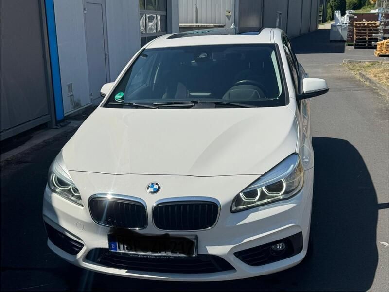 Weiß Gebraucht 2015 BMW 218 Kombi | 11.000 € (Fairer Preis) - Bild 1/4