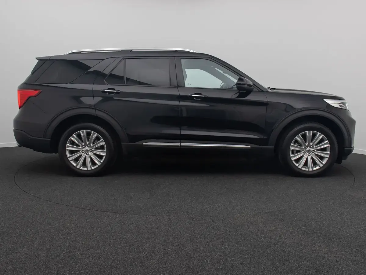 Używany Ford Explorer Platinum 363 KM (266 kW) 2021 Czarny SUV