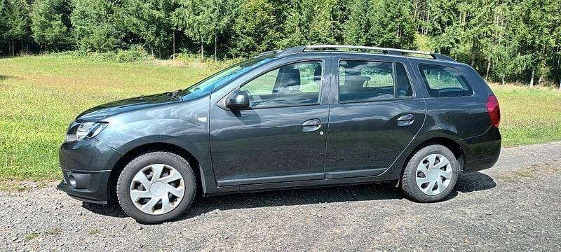 Grau Gebraucht 2016 Dacia Logan MCV Kombi | 7.200 € (Fairer Preis) - Bild 1/4