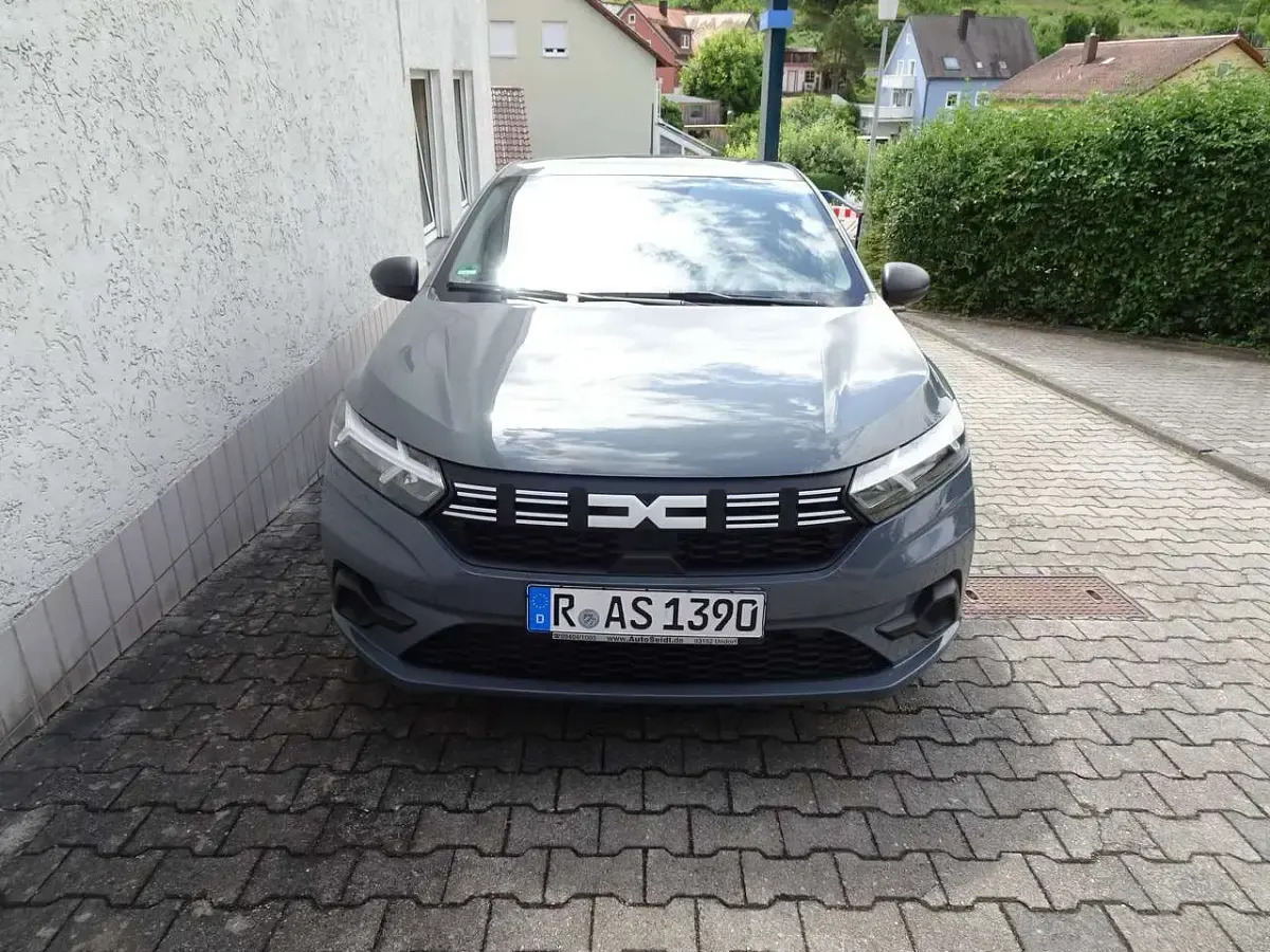 Gebraucht Dacia Sandero Essentiel 67 PS (49 kW) 2025 Schiefergrau Kleinwagen