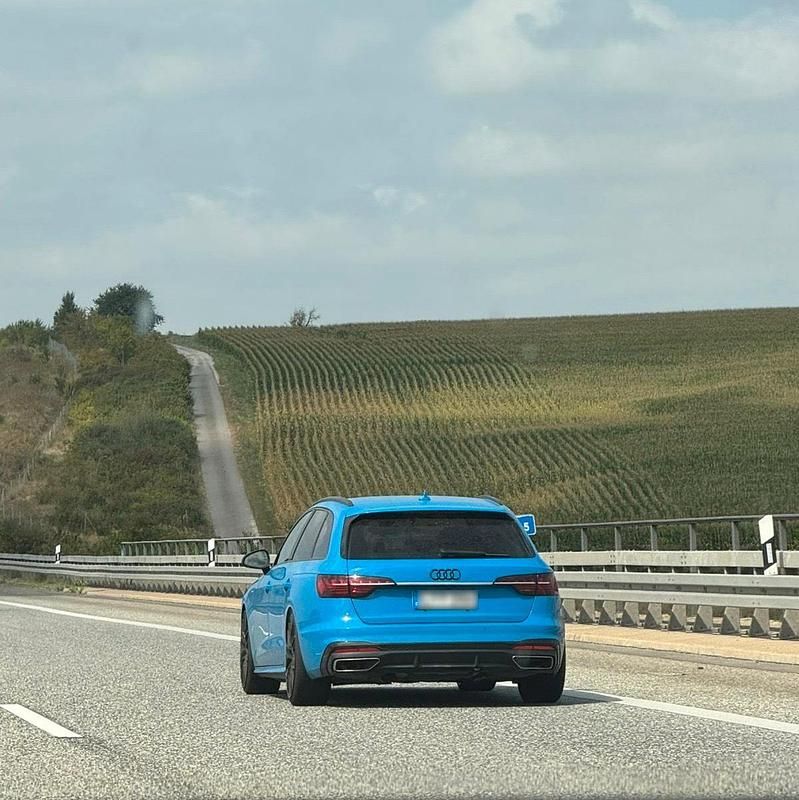 Gebraucht Audi A4 190 PS (139 kW) 2020 Blau Kombi