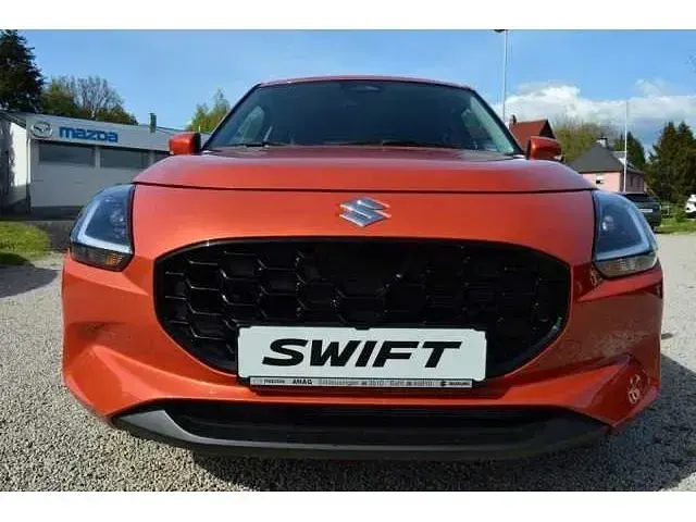 Gebraucht Suzuki Swift Comfort+ 83 PS (61 kW) 2026 Flame orange pearl Kleinwagen