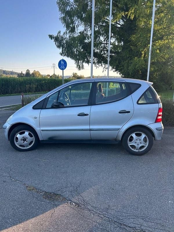 Silber Gebraucht 2001 Mercedes A170 Classic Kleinwagen | 2.000 € (Fairer Preis) - Bild 1/4