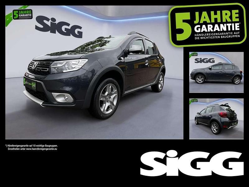 Perlmuttschwarz Gebraucht 2014 Dacia Sandero Prestige Kleinwagen | 10.480 € (Teuer) - Bild 1/4