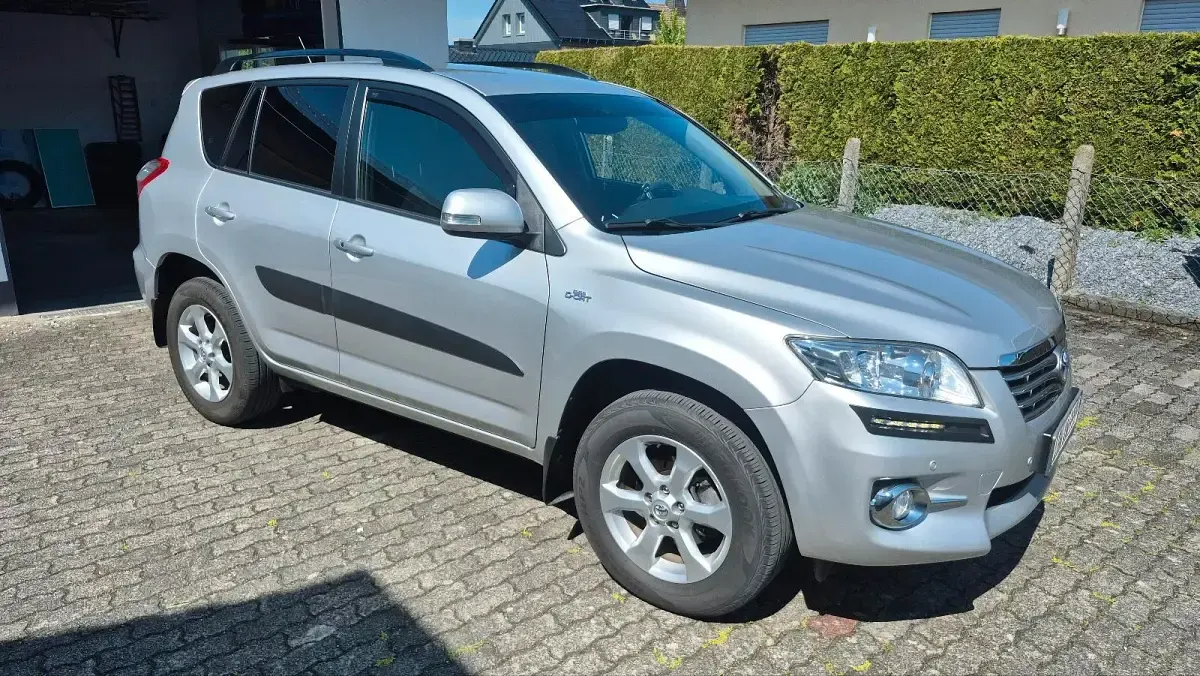 Gebraucht Toyota RAV4 150 PS (110 kW) 2011 Silber SUV