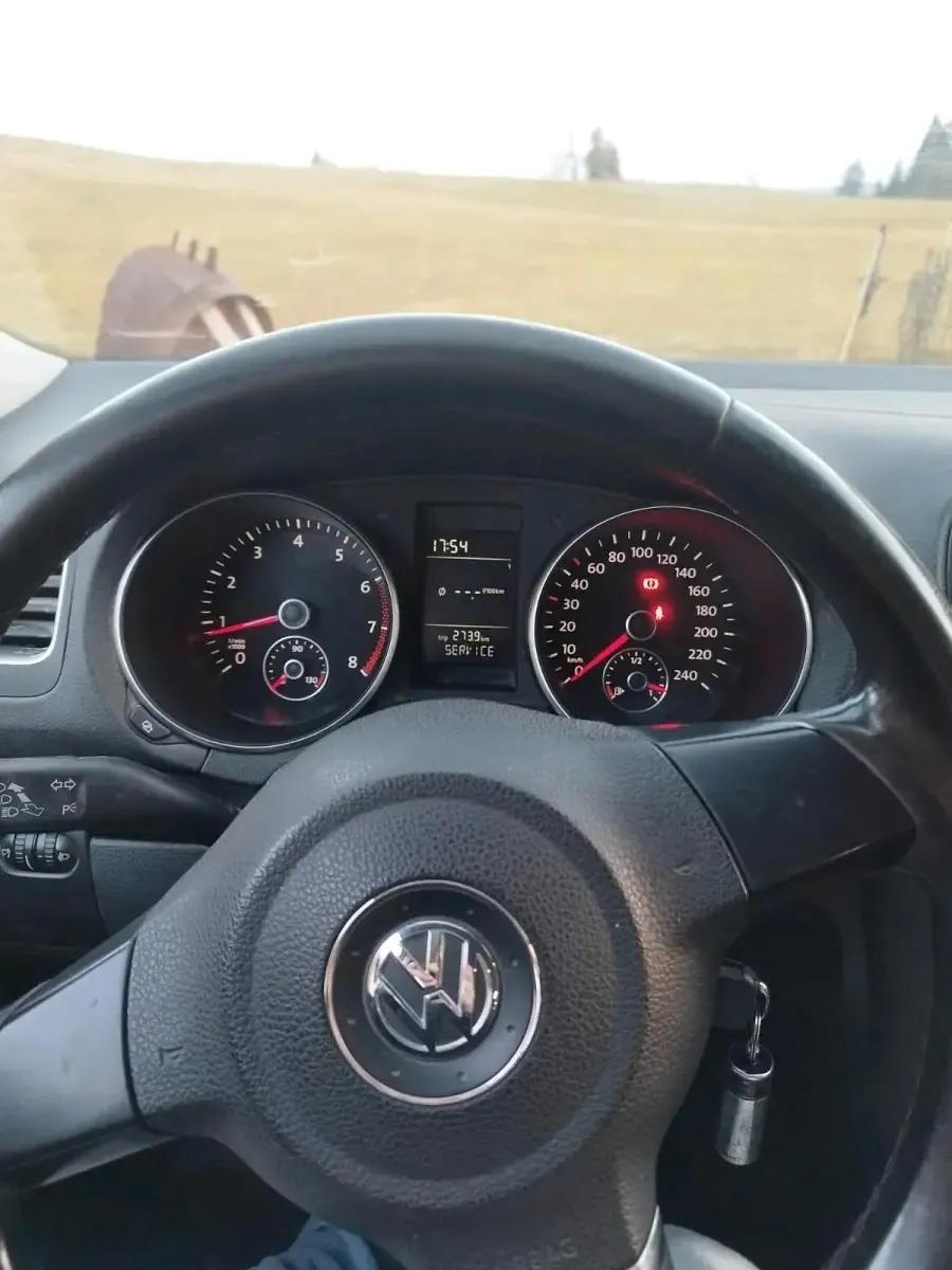 Gebraucht VW Golf VI 122 PS (89 kW) 2009 Silber Kleinwagen