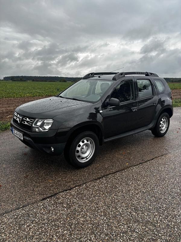 Schwarz Gebraucht 2017 Dacia Duster SUV | 8.990 € (Etwas zu teuer) - Bild 1/4