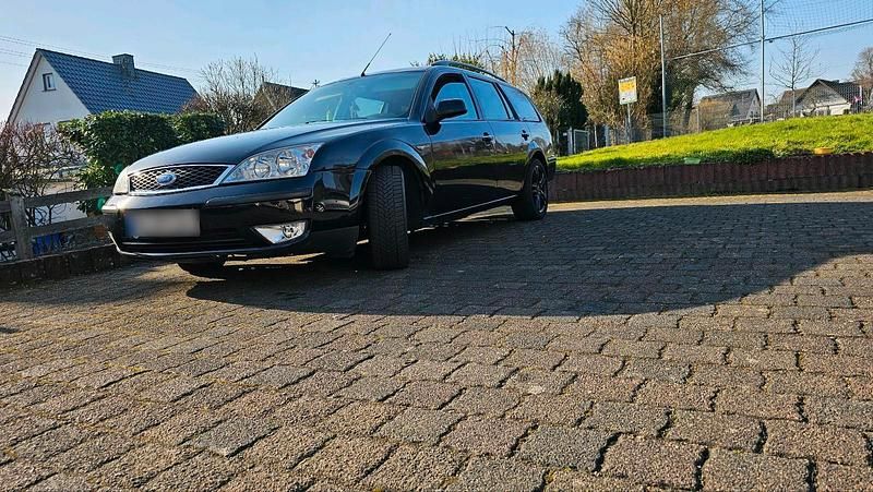 Gebraucht Ford Mondeo Ghia 155 PS (114 kW) 2006 Schwarz Kombi