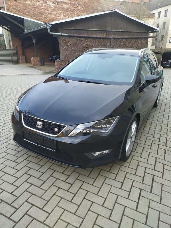 Schwarz Gebraucht 2016 Seat Leon ST FR Kombi | 11.550 € (Guter Preis) - Bild 1/4