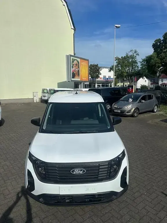 Gebraucht Ford Tourneo Courier 101 PS (74 kW) 2025 Weiß Van / Kleinbus