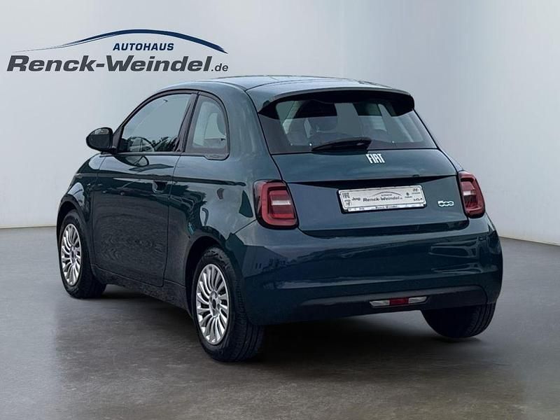 Gebraucht Fiat 500e Basis 86 kW (118 PS) 2023 Grün Kleinwagen