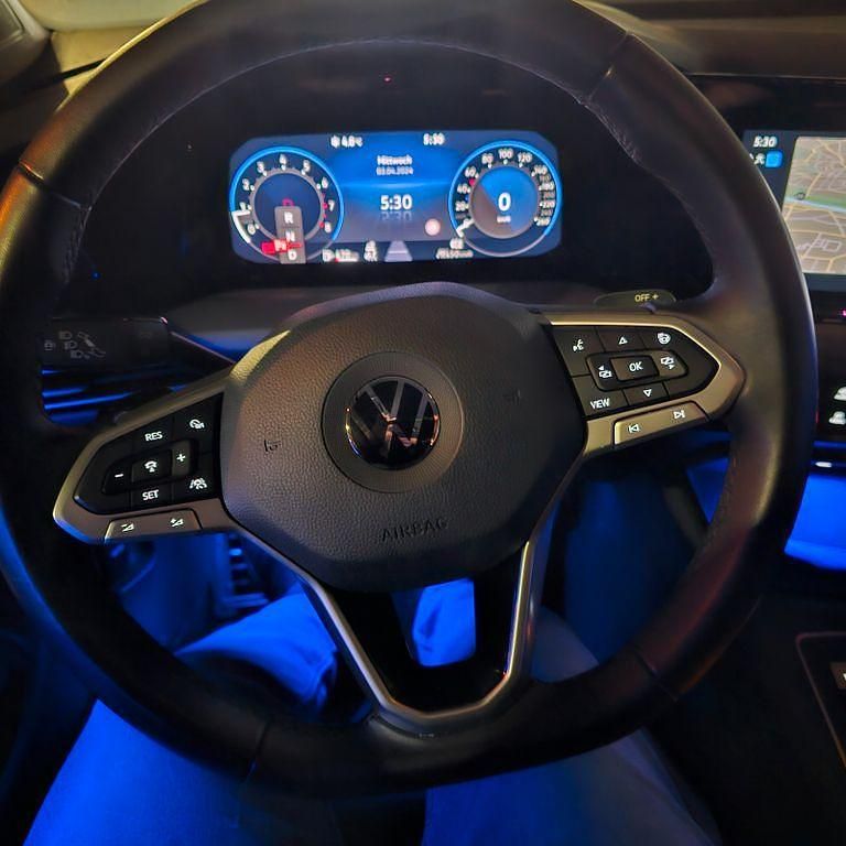 Gebraucht VW Golf VIII Active 131 PS (96 kW) 2022 Schwarz Limousine