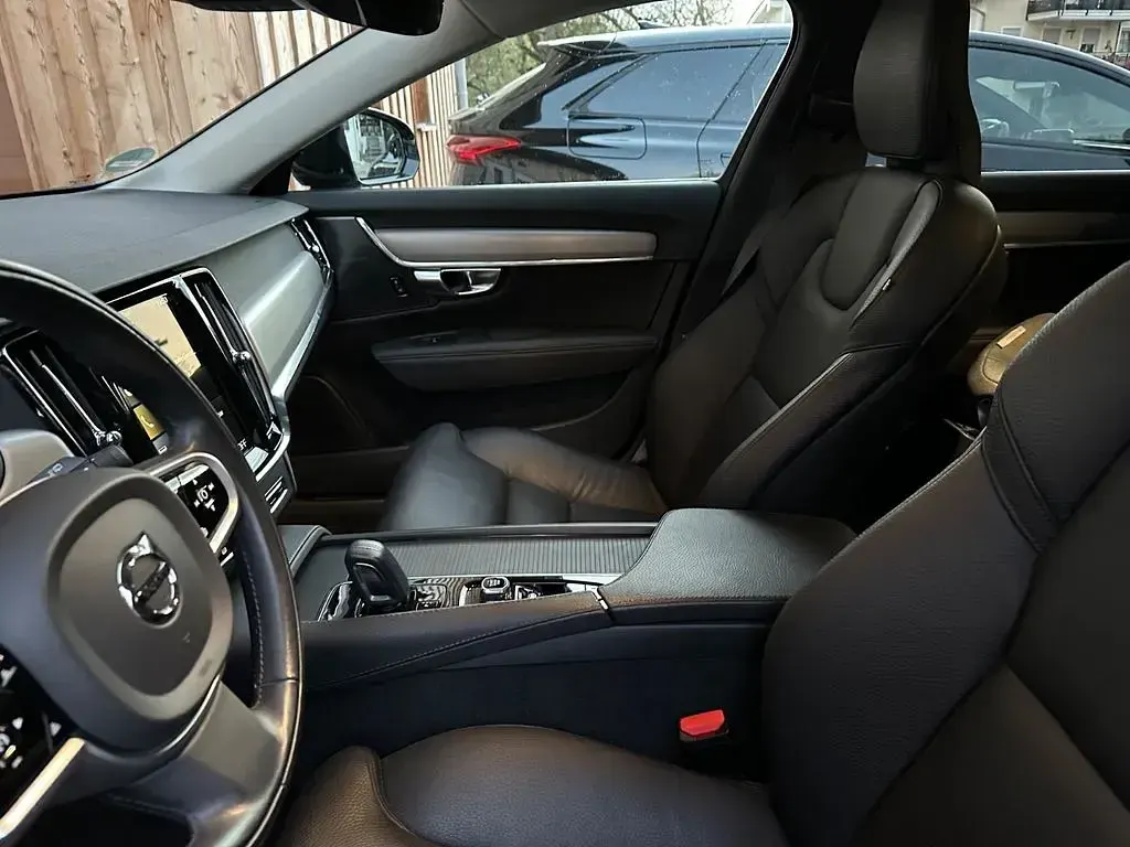 Second-hand Volvo V90 197 CP (144 kW) 2021 Negru Break