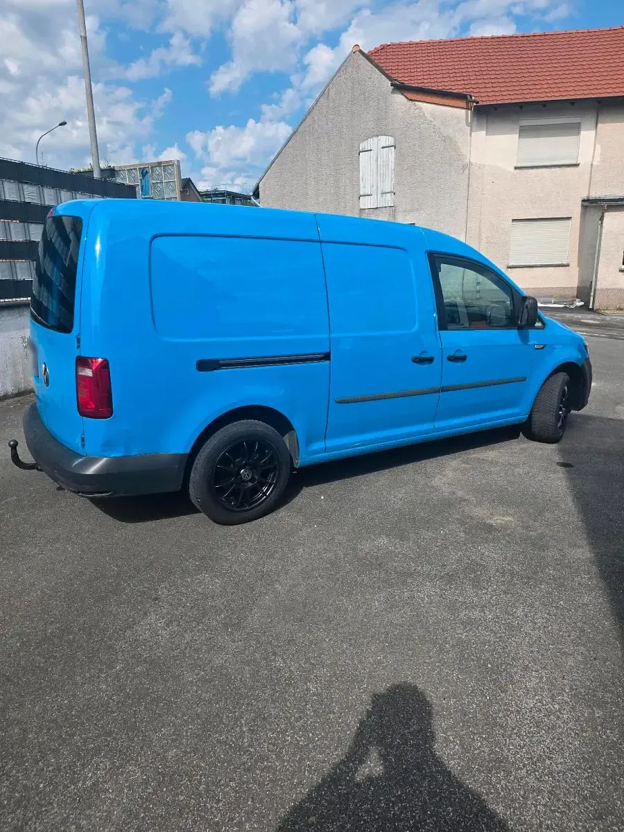 Gebraucht VW Caddy 102 PS (75 kW) 2016 Blau Van / Kleinbus