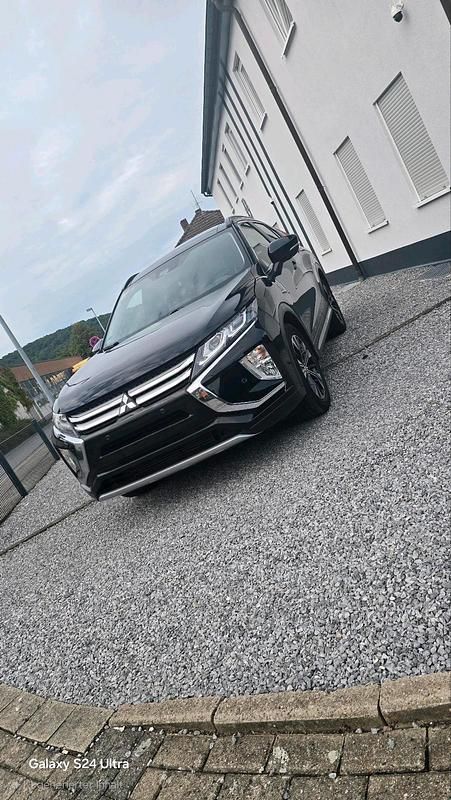 Schwarz Gebraucht 2018 Mitsubishi Eclipse Cross SUV | 23.500 € (Teuer) - Bild 1/4