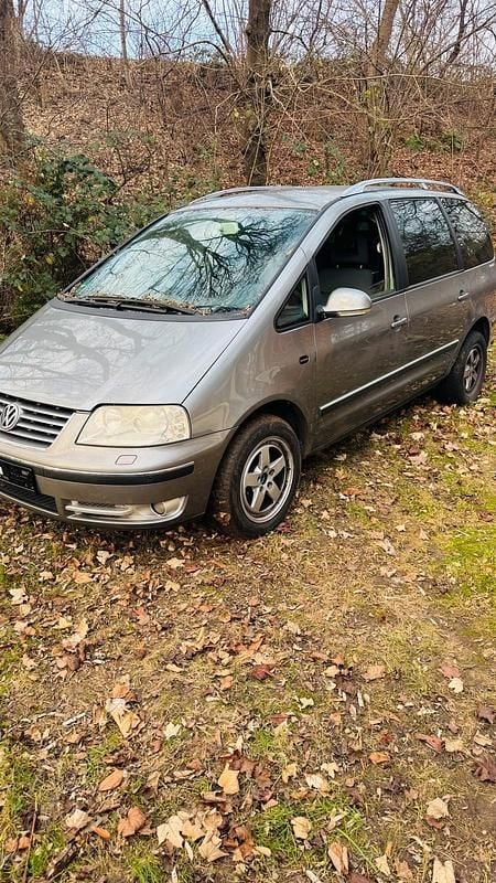 Grau Gebraucht 2004 VW Sharan Van / Kleinbus | 1.900 € (Superpreis) - Bild 1/4