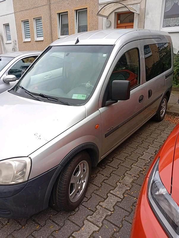 Grau Gebraucht 2004 Opel Combo Van / Kleinbus | 1.500 € (Guter Preis) - Bild 1/4