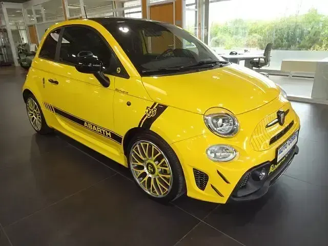 Usado Abarth 595 146 HP (107 kW) 2019 Amarelo Coupé