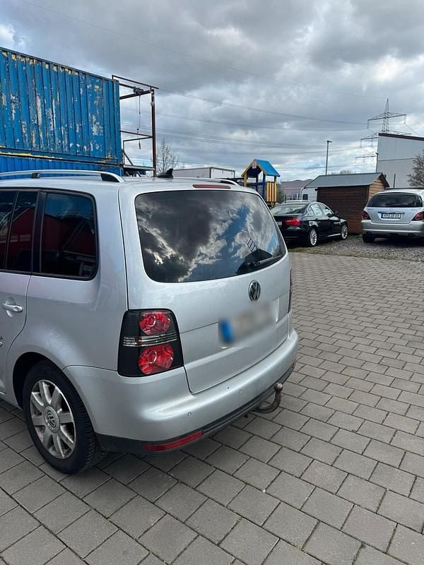 Gebraucht VW Touran 140 PS (102 kW) 2009 Silber Van / Kleinbus