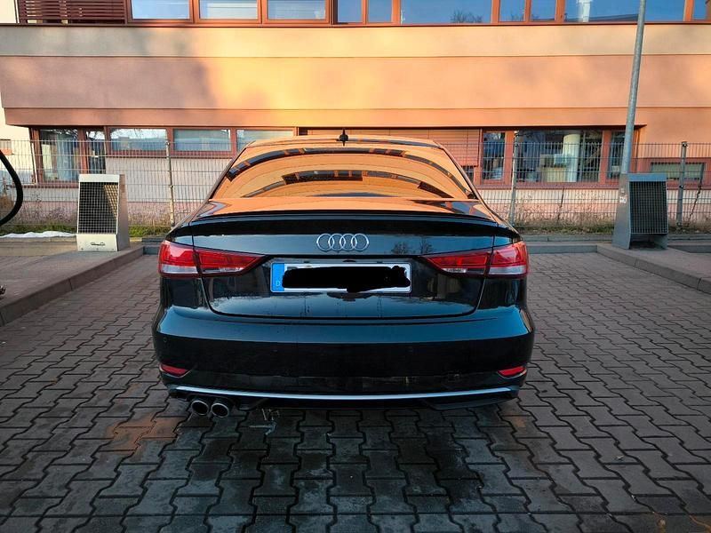 Gebraucht Audi A3 150 PS (110 kW) 2018 Schwarz Limousine