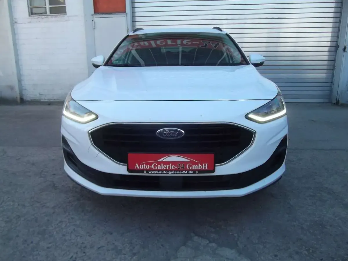 Gebraucht Ford Focus Cool & Connect 120 PS (88 kW) 2022 Weiß Limousine