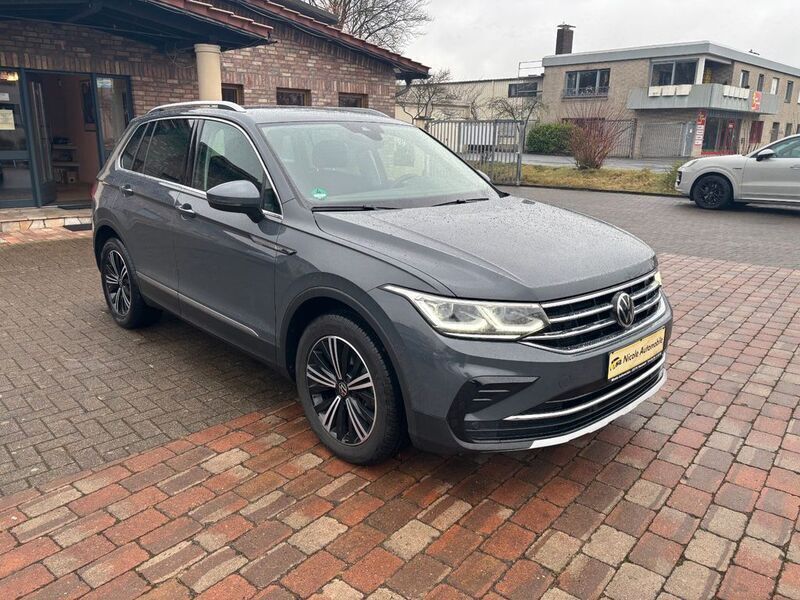 Grau Gebraucht 2020 VW Tiguan Elegance+ SUV | 20.250 € (Fairer Preis) - Bild 1/4