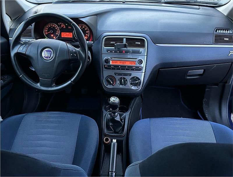 Gebraucht Fiat Punto 77 PS (56 kW) 2009 Blau Kleinwagen