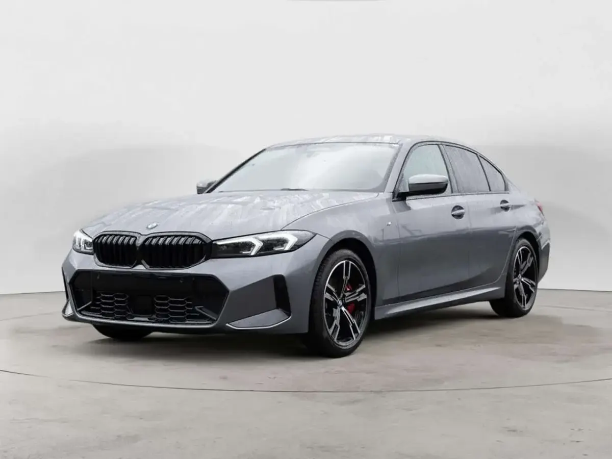 Neu BMW 330 M Sport 286 PS (210 kW) 2026 Skyscraper grau Limousine
