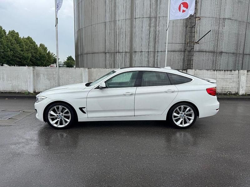 Weiß Gebraucht 2014 BMW 330 Gran Turismo Sport Line Limousine | 12.500 € (Superpreis) - Bild 1/4
