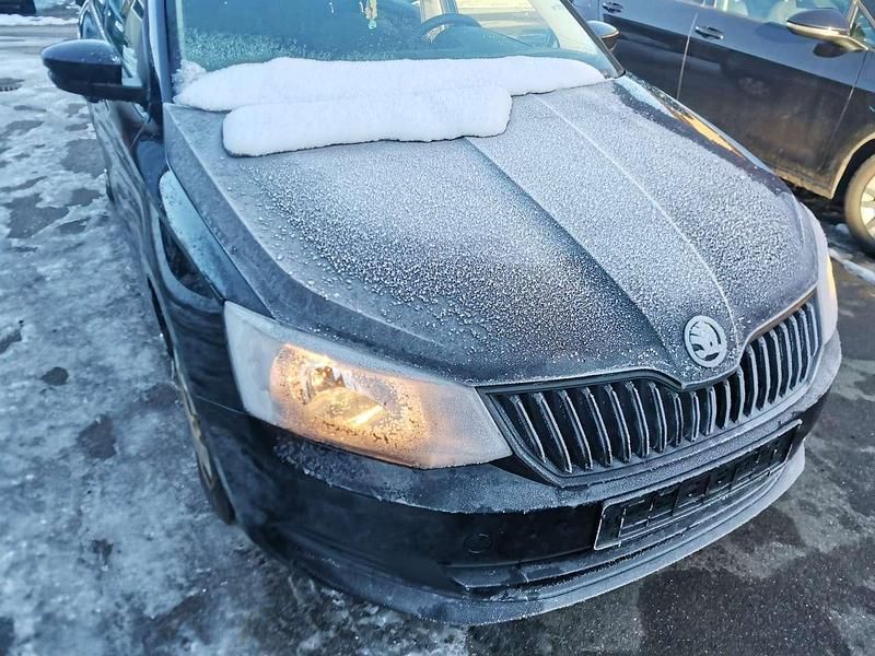 Schwarzmagic perleffekt Gebraucht 2015 Skoda Fabia Active Kleinwagen | 3.490 € (Superpreis) - Bild 1/4