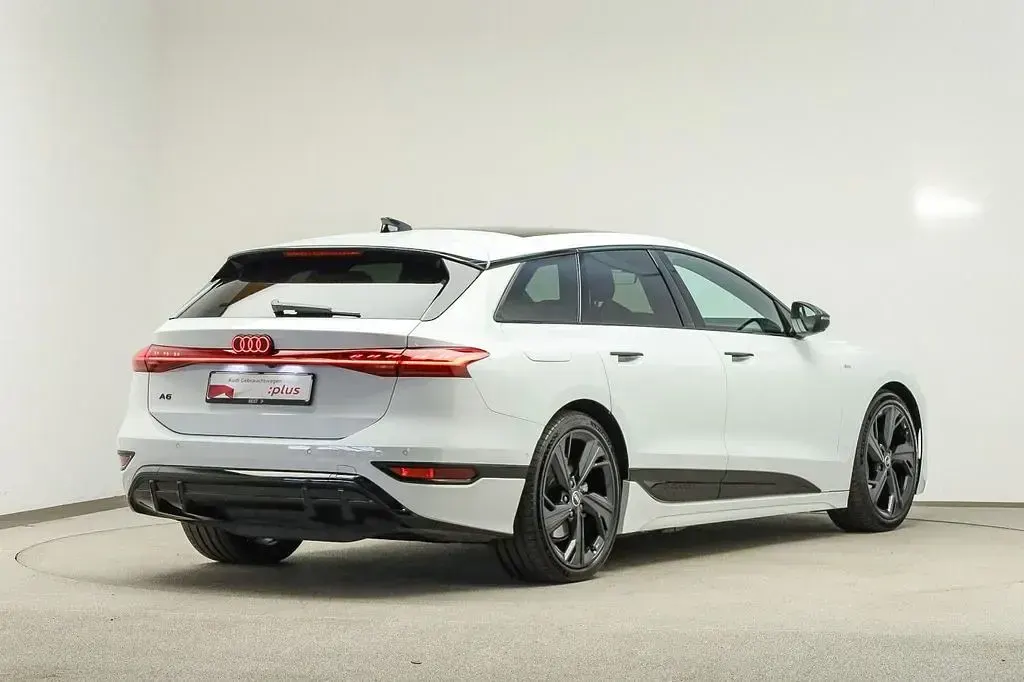 Gebraucht Audi A6 e-tron S-Line 210 kW (286 PS) 2025 Gletscherweiß metallic Kombi