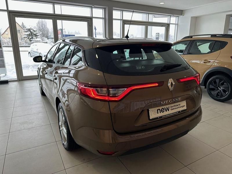 Gebraucht Renault Mégane IV Business 132 PS (97 kW) 2018 Braun Limousine