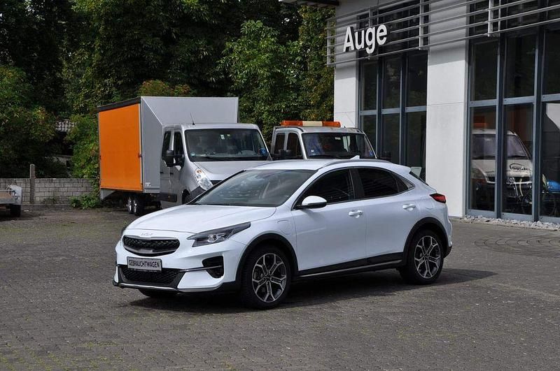 Weiß Gebraucht 2022 Kia XCeed Spirit SUV | 23.490 € (Etwas zu teuer) - Bild 1/4