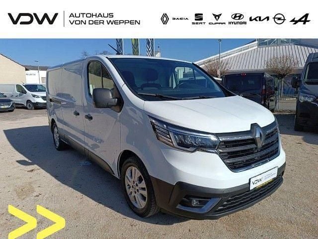 Weiß Gebraucht 2022 Renault Trafic Komfort Van | 28.680 € (Guter Preis) - Bild 1/4