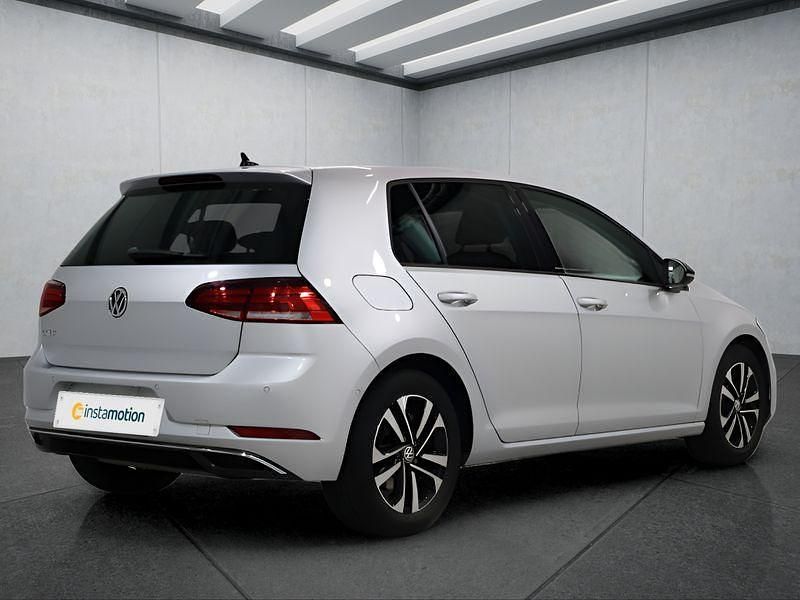 Gebraucht VW Golf VII 116 PS (85 kW) 2019 Silber Kleinwagen