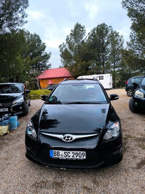 Gebraucht Hyundai i30 90 PS (66 kW) 2012 Schwarz Kombi