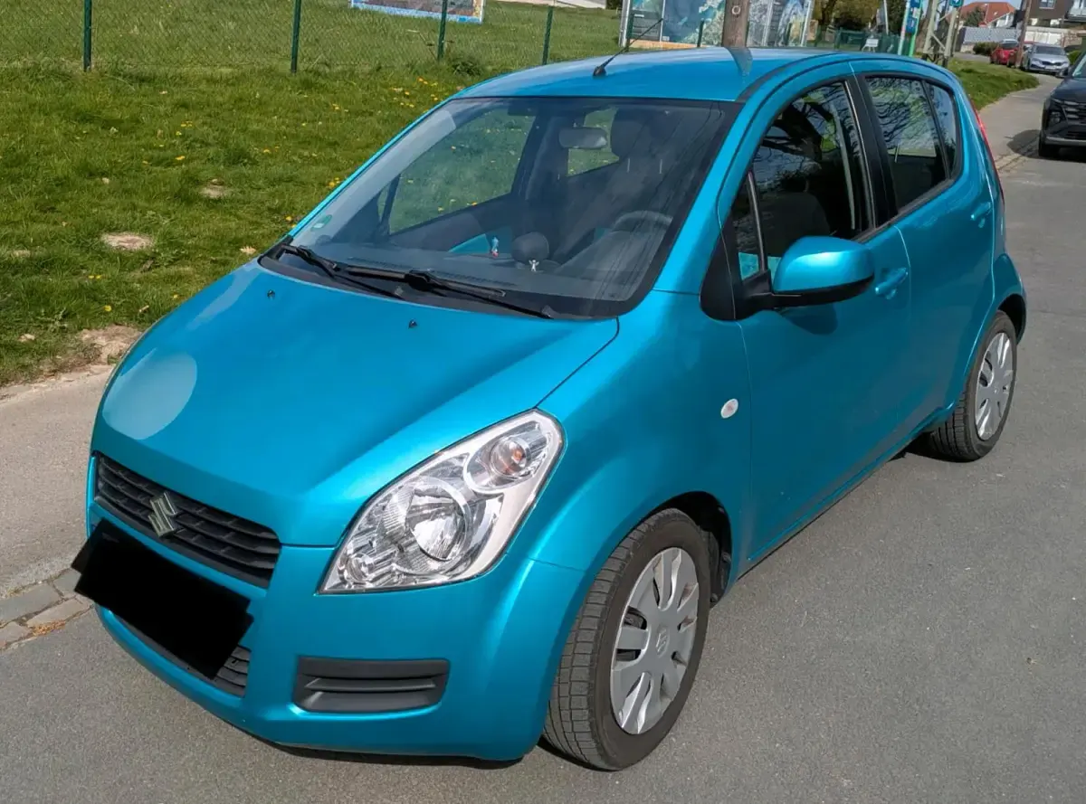 Gebraucht Suzuki Splash 86 PS (63 kW) 2010 Blau Kleinwagen