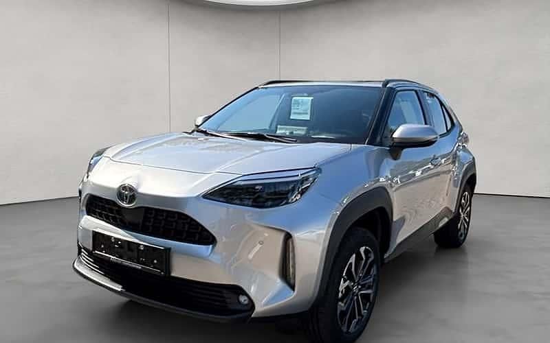 Silber Neu 2025 Toyota Yaris Hybrid SUV | 31.990 € (Etwas zu teuer) - Bild 1/4