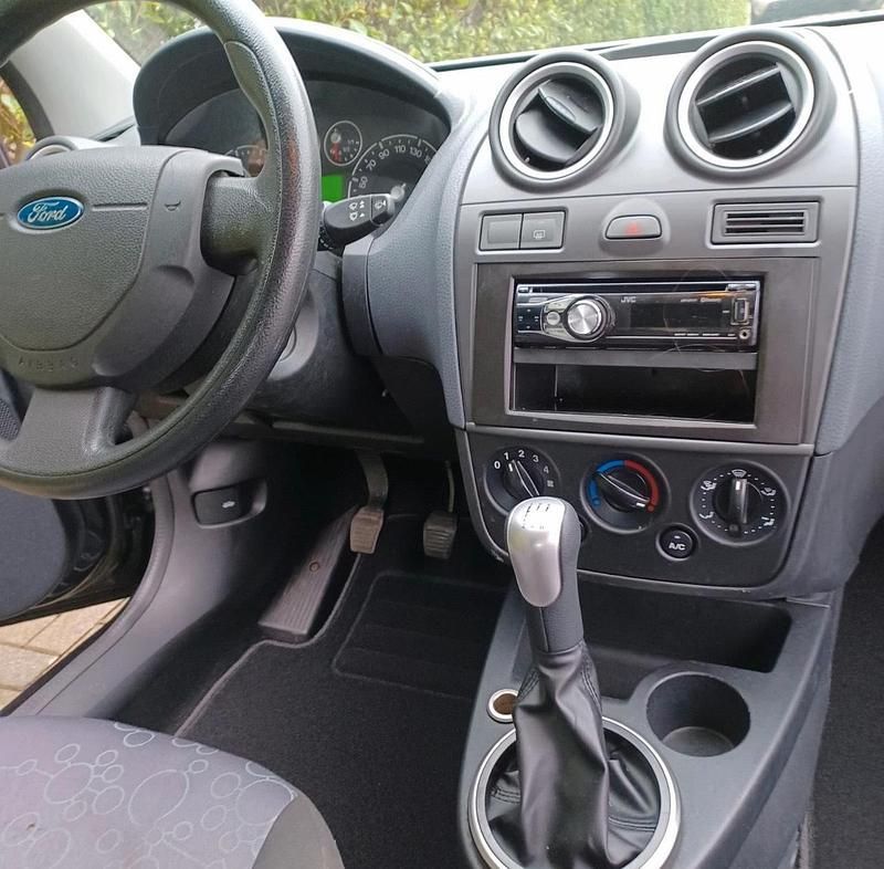 Gebraucht Ford Fiesta 69 PS (50 kW) 2007 Schwarz Kleinwagen