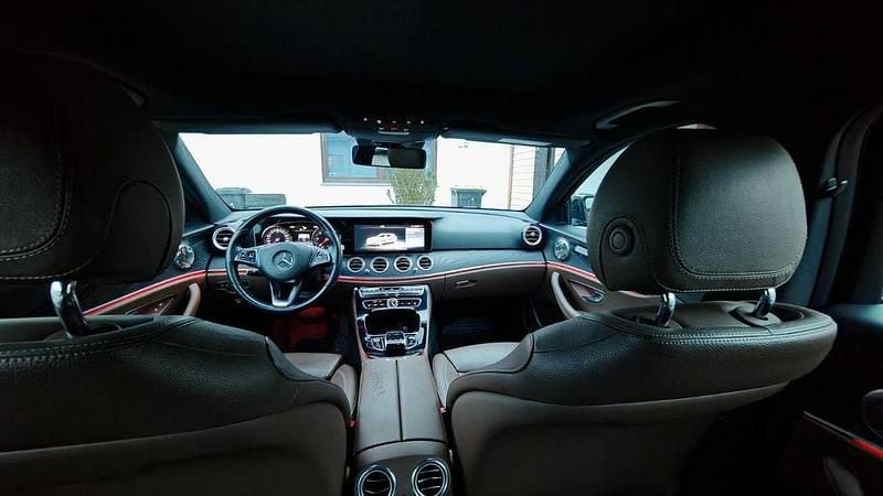 Second-hand Mercedes E220 194 CP (142 kW) 2017 Maro Berlinǎ