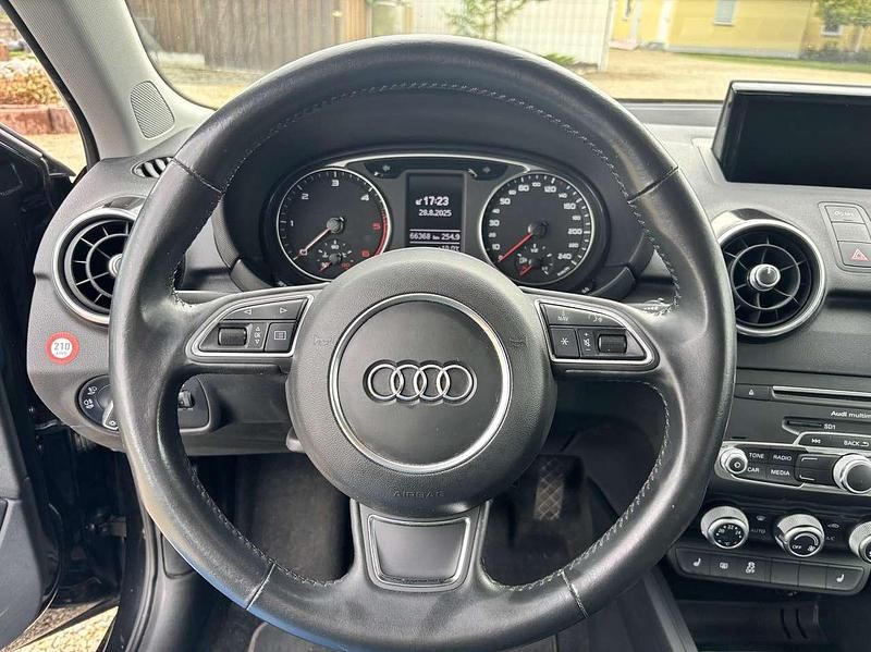 Gebraucht Audi A1 Sportback Design 90 PS (66 kW) 2017 Schwarz Kleinwagen