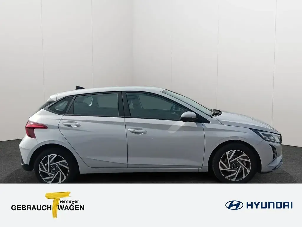 Gebraucht Hyundai i20 Comfort 101 PS (74 kW) 2025 Grau Limousine